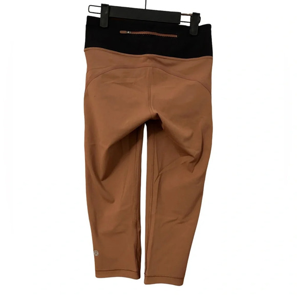 LULULEMON SMOOTH STRIDE CROPPED LEGGINGS - Picture 2 of 4